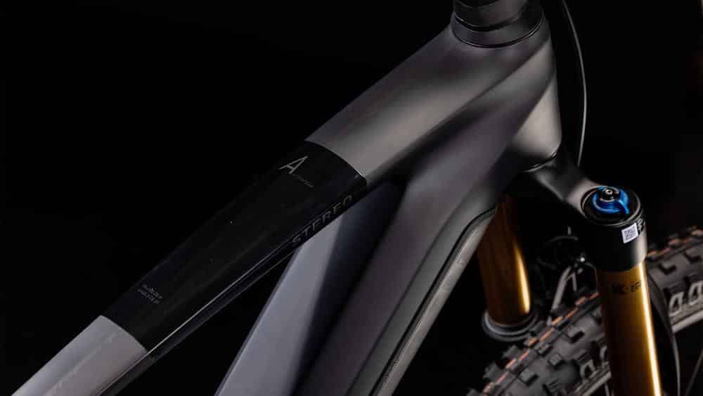 Cube Stereo Hybrid 140 HPC Actionteam 750 carbon´n´black