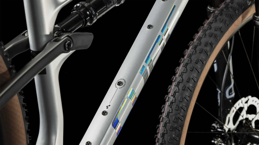Cube AMS ZERO99 C:68X Race 29 silver n black