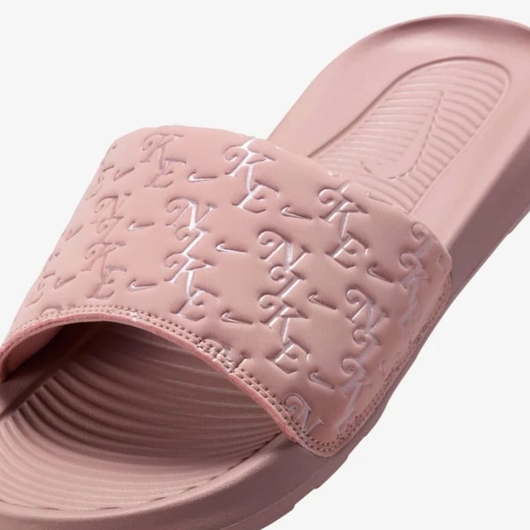 Nike W NIKE VICTORI ONE SLIDE PRINT