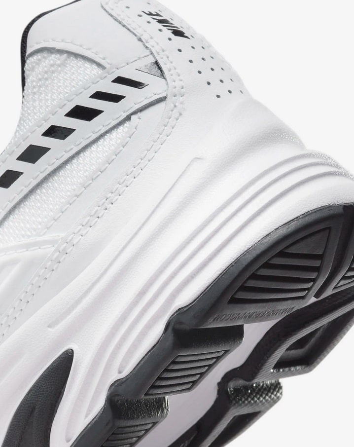 WMNS NIKE INITIATOR