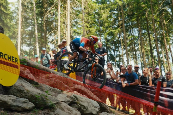 Velo apģērbi