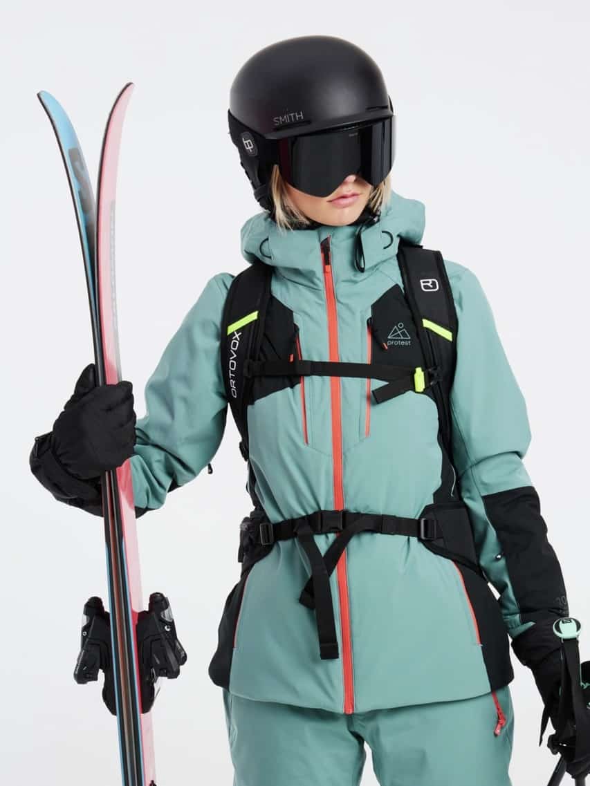 6611932 473 Model Front Half 01