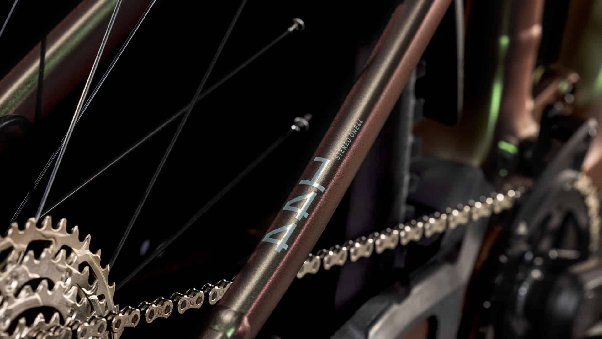 Cube Stereo Hybrid ONE44 EXC 800 stellar n shiftiris