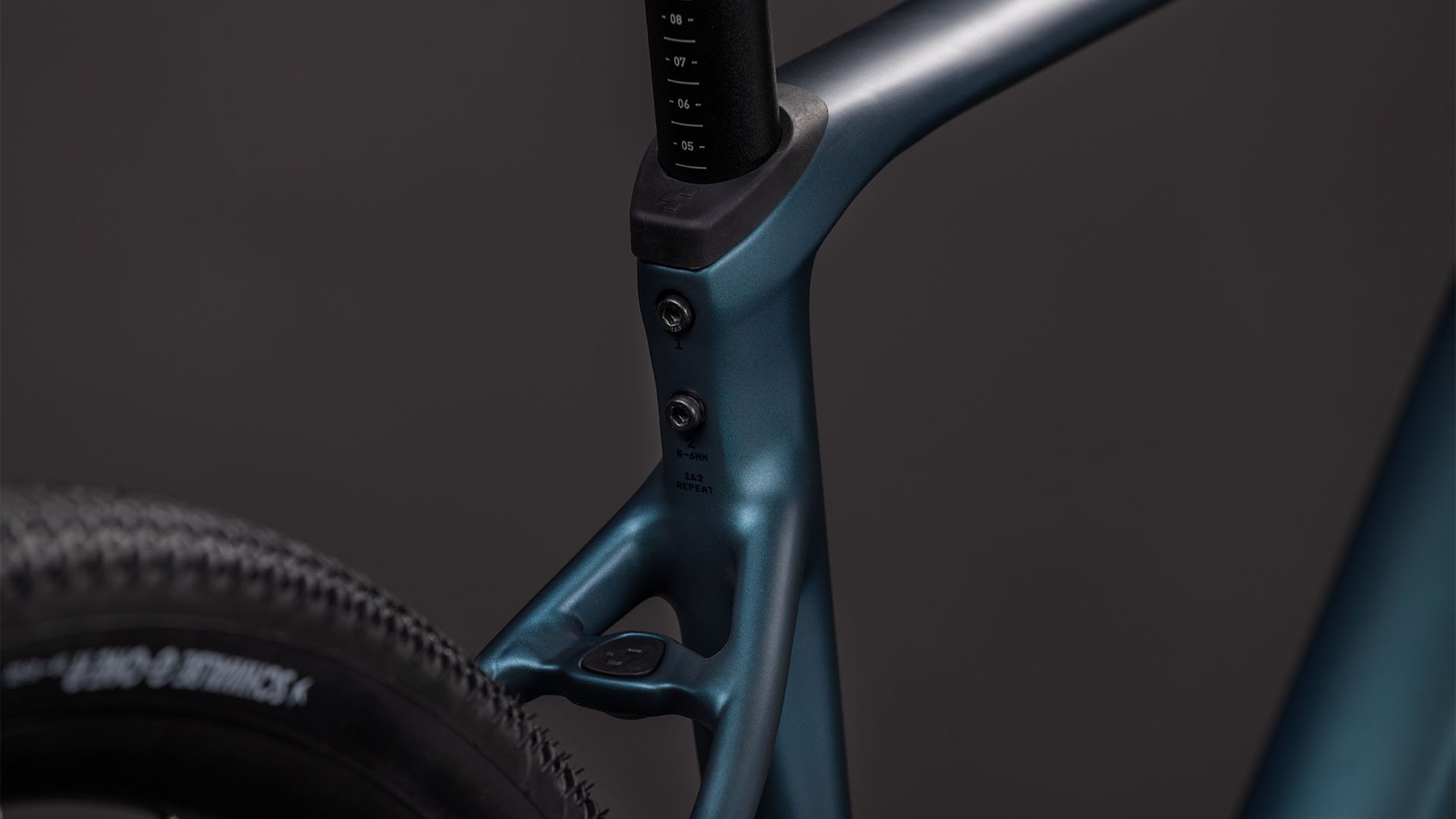 cube nuroad race royalgreen n black