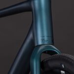 cube nuroad race royalgreen n black